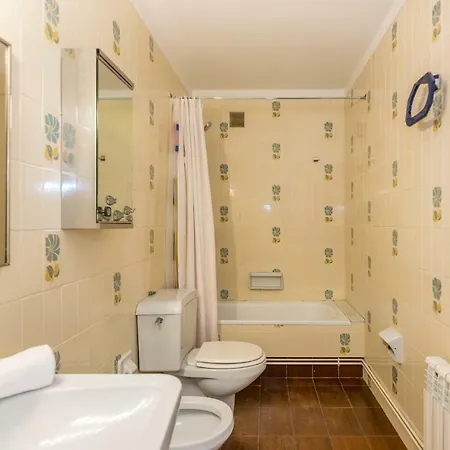 Апартаменты Homeholidaysrentals Douce *