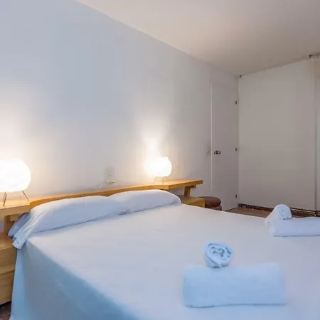 Апартаменты Homeholidaysrentals Douce