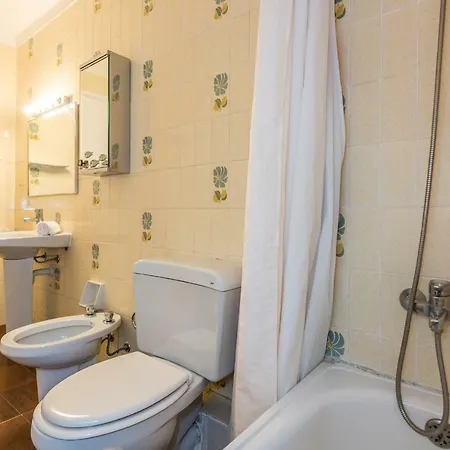 Апартаменты Homeholidaysrentals Douce