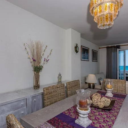 Homeholidaysrentals Douce Апартаменты *