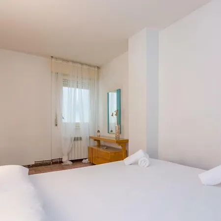 Апартаменты Homeholidaysrentals Douce *