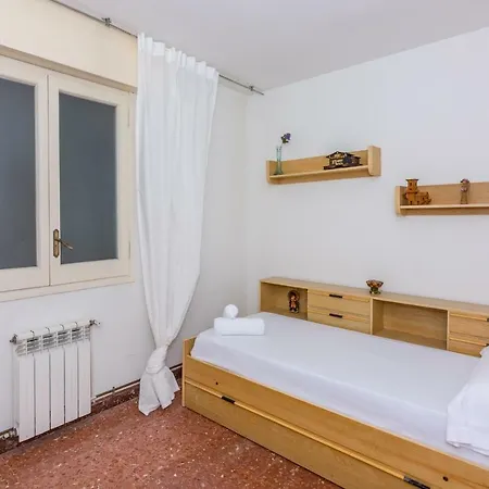 Homeholidaysrentals Douce Апартаменты *