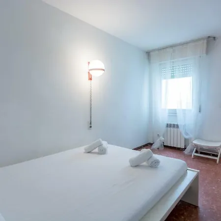 Homeholidaysrentals Douce Апартаменты *